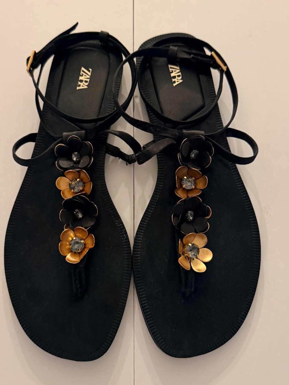 Zara Boho T-Strap Flat Sandals Black & Gold Floral Embellishment US 7 EU 37